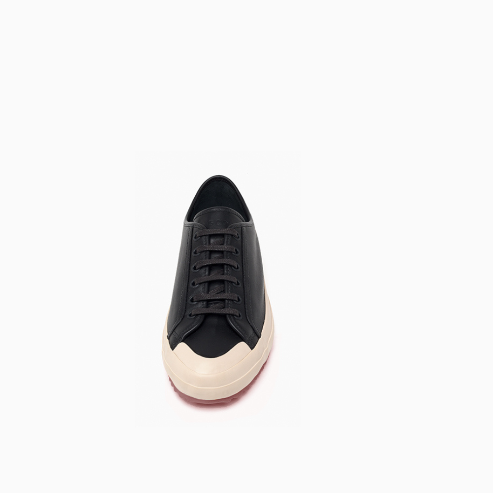 The Resistencia Jet Black