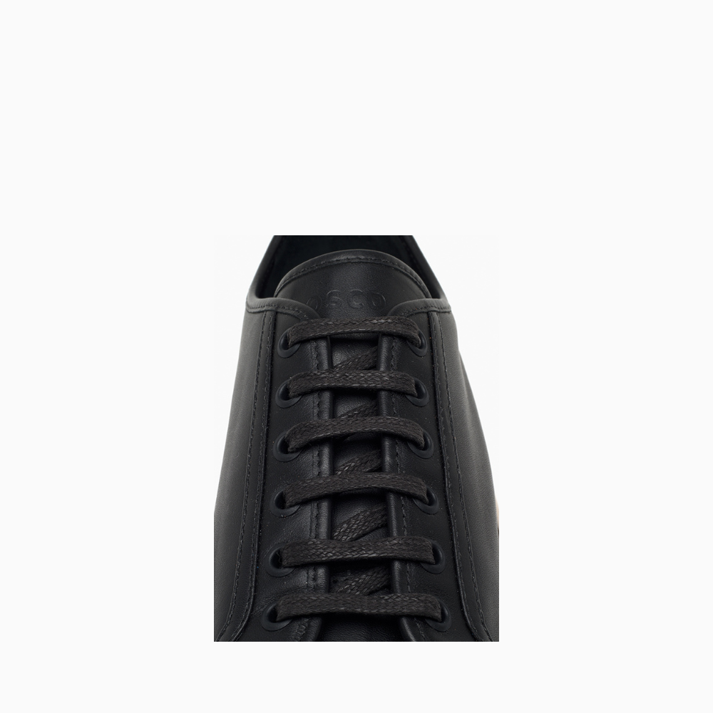 The Resistencia Jet Black