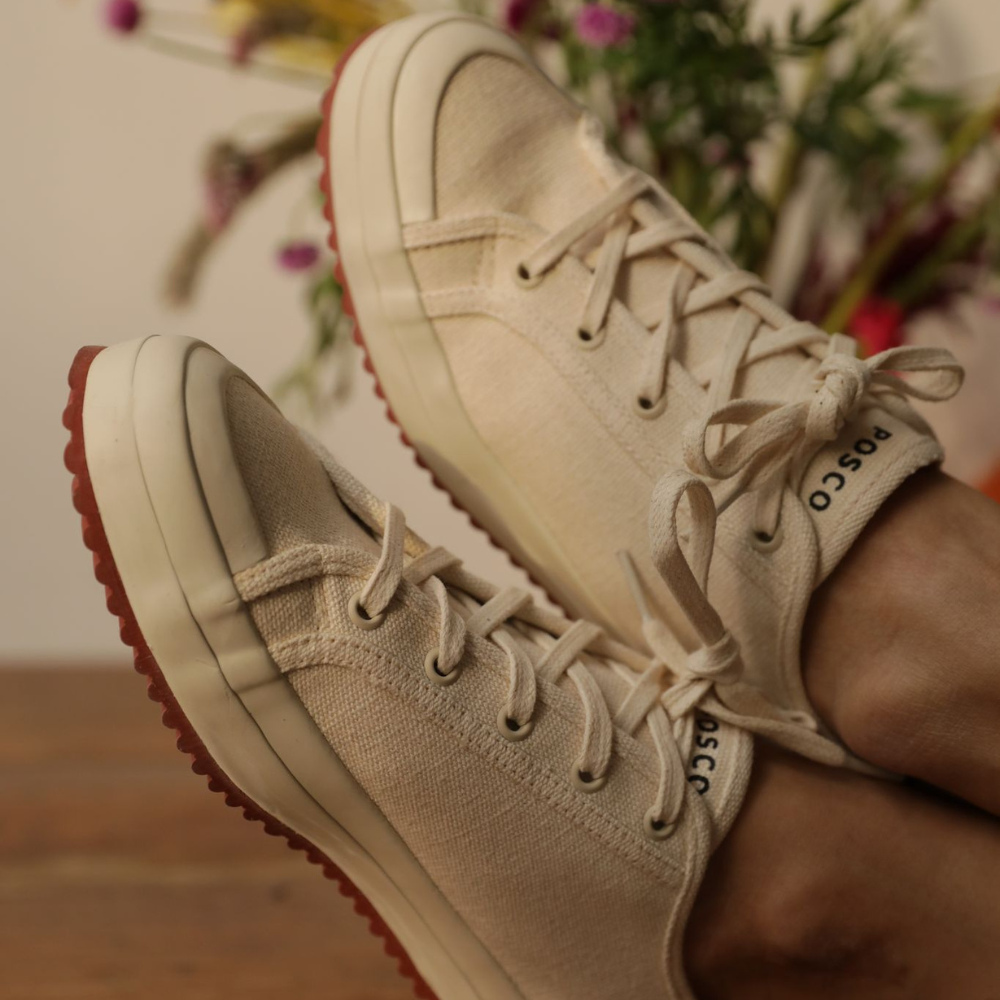 The Resistencia Canvas Crudo Women