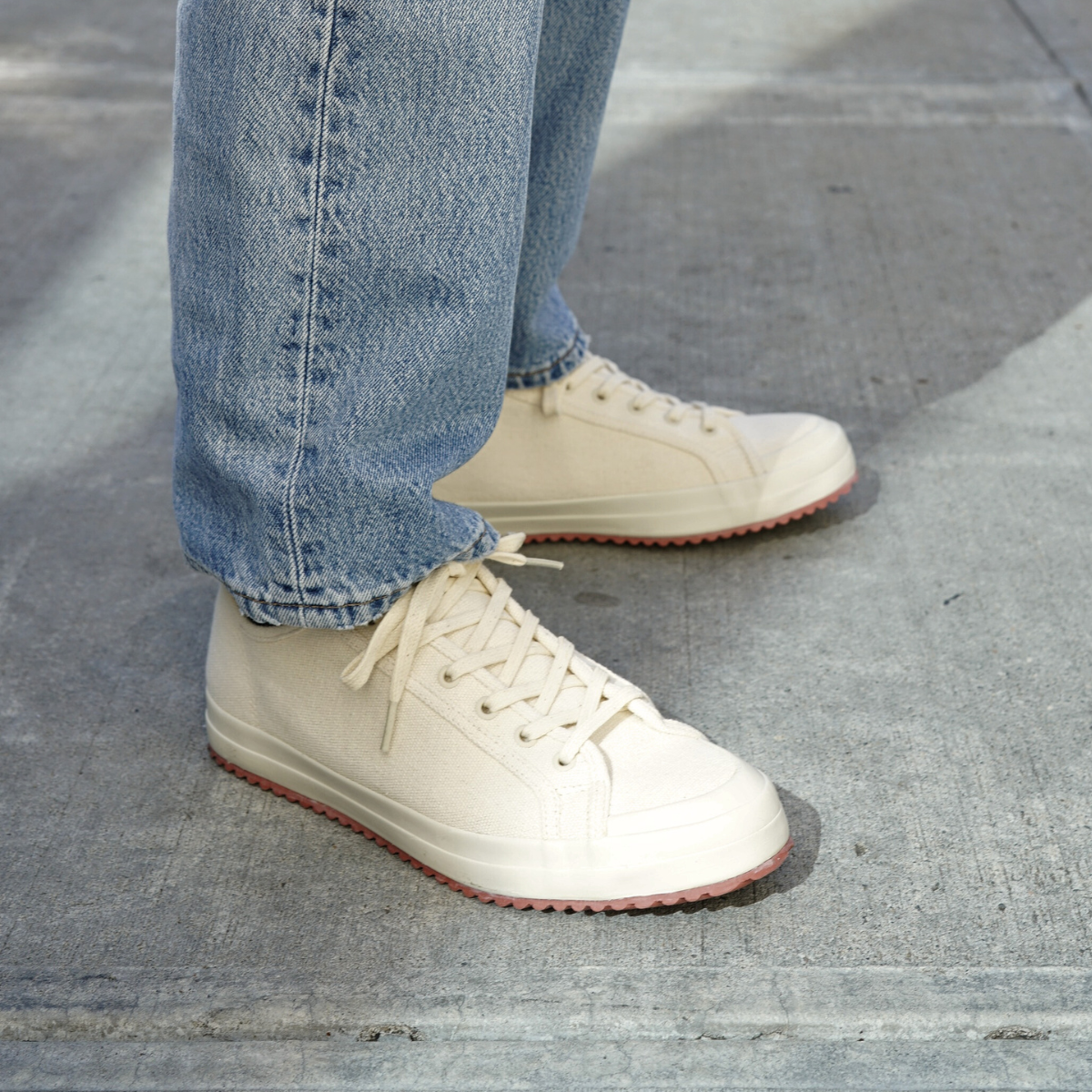 The Resistencia Canvas Crudo Women